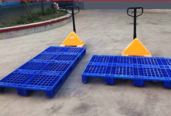 Plastic Cargo Pallets with Trailer