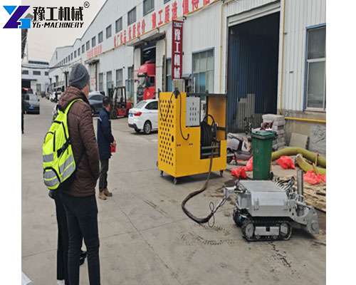 demonstrating the dredging robot to customers
