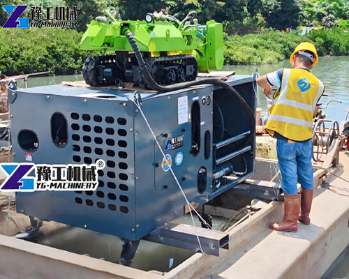 Portable dredging robot for lake cleaning and sediment removal