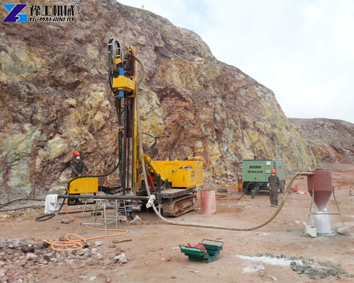 reverse circulation drill rig working in arid terrain
